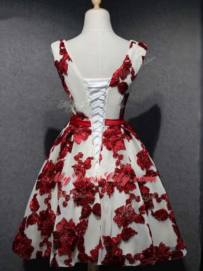 Dynamic White And Red Sleeveless Lace and Appliques Mini Length Prom Gown