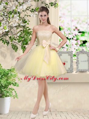 Light Yellow Bridesmaid Dresses Prom and Party with Lace and Belt V-neck Sleeveless Lace Up