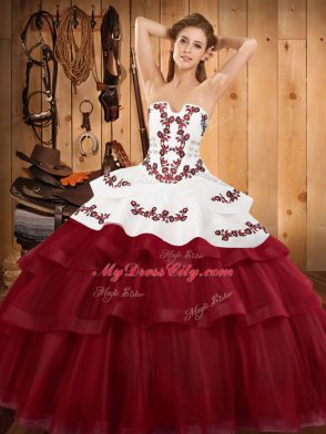 Sleeveless Embroidery and Ruffled Layers Lace Up Quinceanera Gowns with Wine Red Sweep Train