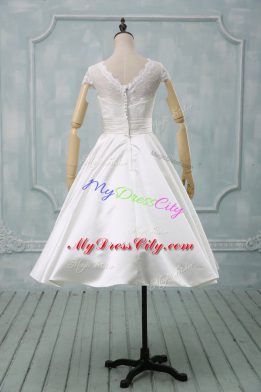 Chic Tea Length Clasp Handle Wedding Dresses White for Wedding Party with Lace and Sashes ribbons