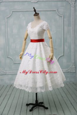 Fantastic White Bridal Gown Wedding Party with Lace and Belt V-neck Short Sleeves Zipper