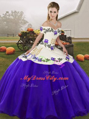 Off The Shoulder Sleeveless Lace Up Vestidos de Quinceanera White And Purple Organza