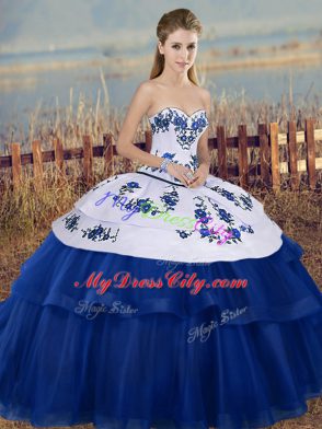 Sweetheart Sleeveless Quince Ball Gowns Floor Length Embroidery and Bowknot Royal Blue Tulle