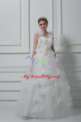 Attractive White Tulle Lace Up Wedding Dresses Sleeveless Floor Length Hand Made Flower