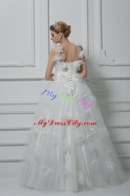 Attractive White Tulle Lace Up Wedding Dresses Sleeveless Floor Length Hand Made Flower