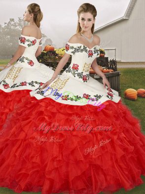 Edgy White And Red Ball Gowns Off The Shoulder Sleeveless Organza Floor Length Lace Up Embroidery and Ruffles Quinceanera Gowns