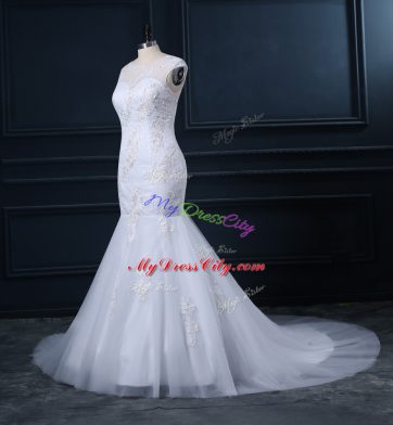 Fitting White Clasp Handle Bridal Gown Lace Sleeveless Brush Train