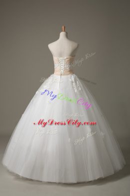 Affordable Sweetheart Sleeveless Tulle Wedding Dresses Beading and Appliques Lace Up