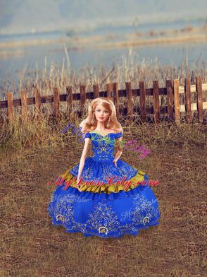 Blue Satin Lace Up Off The Shoulder Sleeveless Floor Length Vestidos de Quinceanera Embroidery