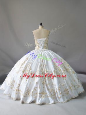 Gorgeous White Sweetheart Lace Up Embroidery Quinceanera Gowns Sleeveless