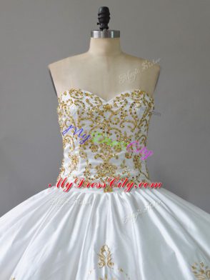 Gorgeous White Sweetheart Lace Up Embroidery Quinceanera Gowns Sleeveless