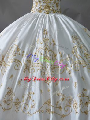 Gorgeous White Sweetheart Lace Up Embroidery Quinceanera Gowns Sleeveless