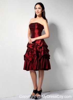 Burgundy Strapless Knee-length Bridesmaid Dress with Pick-ups and Ruches