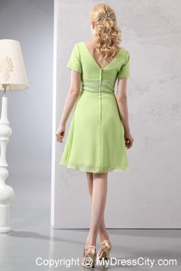 V-neck Yellow Green Short Bridesmaid Dress with Short Sleeves