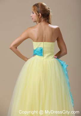 Appliques Ruched Prom Dress in Yellow With Sash