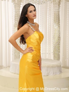 Appliques Decorate 2013 Yellow One Shoulder Prom Dress