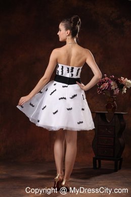 Black Appliques Mini White Homecoming Dress with Flower Belt