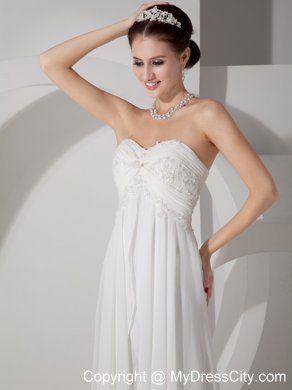 White Sweetheart Chiffon Ruched Appliques Prom Dresses