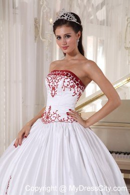 Traditinal White and Wine Red Strapless Embroidery Quinceanera Gowns