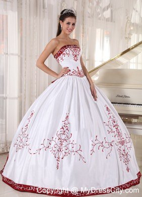 Traditinal White and Wine Red Strapless Embroidery Quinceanera Gowns