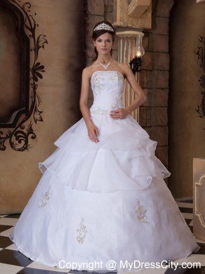 Ball Gown Strapless Appliques White 2013 Pretty Quinceanera Dress