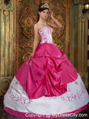 Fuchsia Ball Gown Strapless Embroidery Appliques Quinceanera Dress