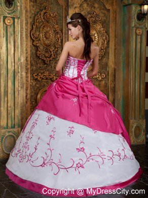 Fuchsia Ball Gown Strapless Embroidery Appliques Quinceanera Dress