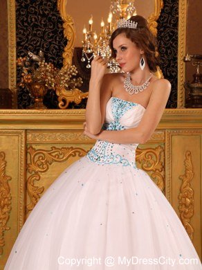 Pretty Strapless Beading White Tulle Corset up Quinceanera Dress