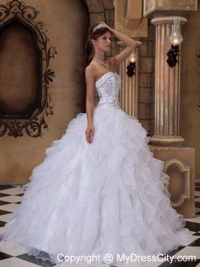 Elegant White Sweetheart Beading and Ruffled Quinceanera Dress