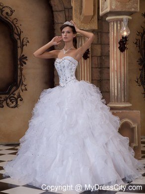 Elegant White Sweetheart Beading and Ruffled Quinceanera Dress