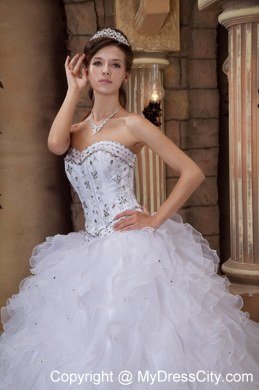 Elegant White Sweetheart Beading and Ruffled Quinceanera Dress