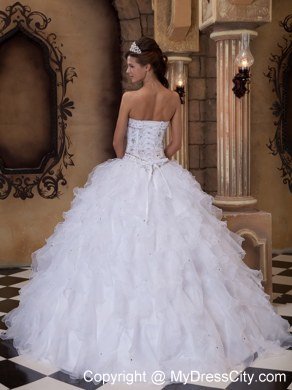 Elegant White Sweetheart Beading and Ruffled Quinceanera Dress