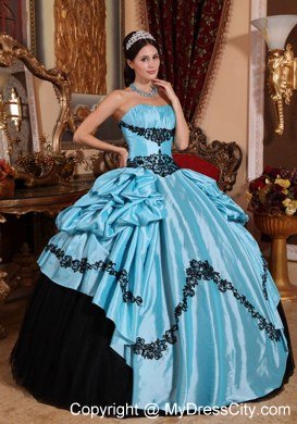 Baby Blue Taffeta Pick-ups Sweet 16 Dresses with Appliques