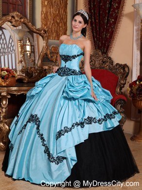 Baby Blue Taffeta Pick-ups Sweet 16 Dresses with Appliques