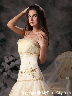 Embroidery A-Line Celebrity Dress Strapless Organza Brush Train Champagne