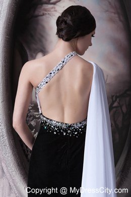 White and Black One Shoulder Beading Celebrity Dress for Watteau Train