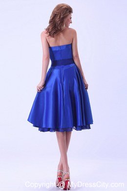 Sleek Royal Blue Strapless A-line Ribboned Bridemaid Dress Tea-length