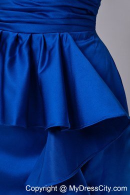 Attractive Royal Blue Sheathy Strapless Ruched Mini-length Bridesmaid Dress