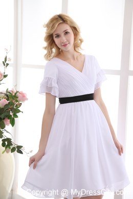 Simple White A-line Mini-length Chiffon Ruched V-neck Dresses For Bridesmaid