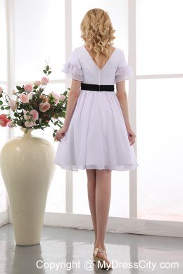 Simple White A-line Mini-length Chiffon Ruched V-neck Dresses For Bridesmaid