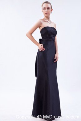 Navy Blue Column Strapless Floor-length Ruched Bridesmaid Dress