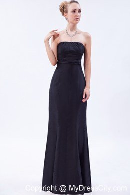 Navy Blue Column Strapless Floor-length Ruched Bridesmaid Dress