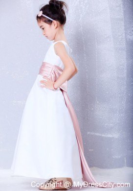 A-line Scoop Taffeta Sash Decorate Flower Girl Dress in White and Pink