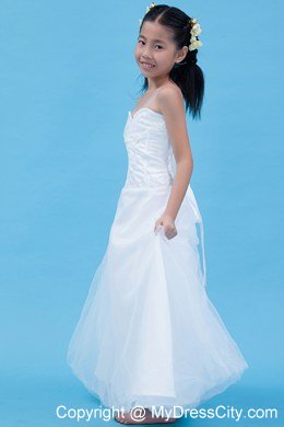 2013 Sweetheart Floor-length Appliques Decorate Flower Girl Dress in Tulle