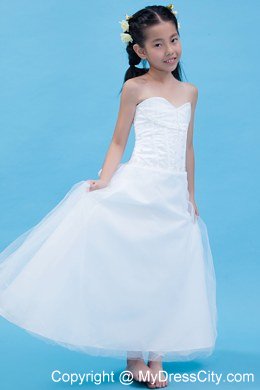 2013 Sweetheart Floor-length Appliques Decorate Flower Girl Dress in Tulle