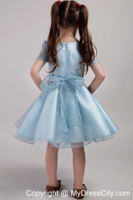 Blue Knee-length Little Girl Dress Scoop Short Sleeves Style with Bowknot