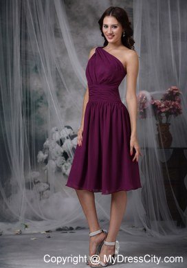 One Shoulder Knee-length Ruched Homecoming Dress in Purple