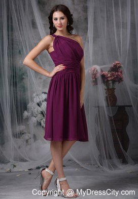 One Shoulder Knee-length Ruched Homecoming Dress in Purple