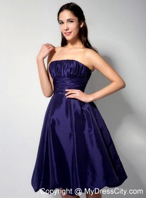 Dark Purple Pleated Strapless Knee-length Dress for Homecoming