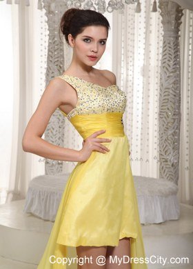 High-low Yellow A-line One Shoulder Homecoming Dress Beaded